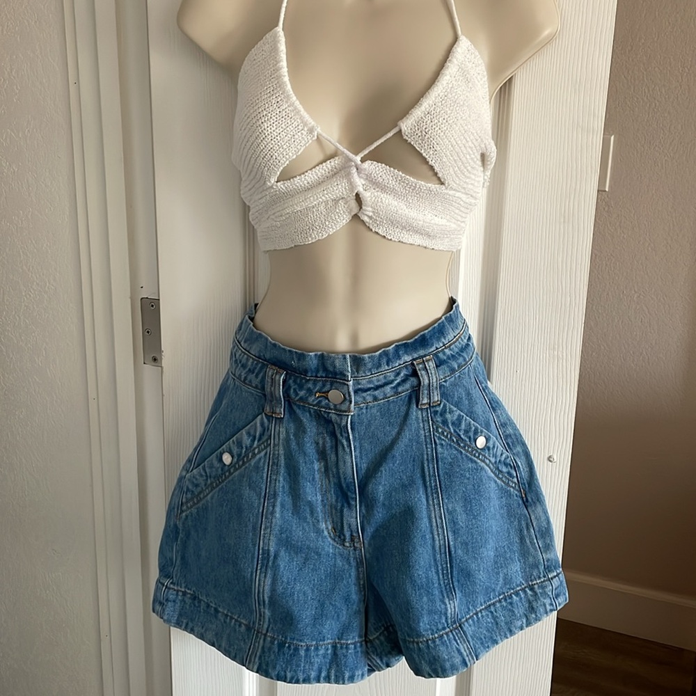 NWT. Beginning Boutique Cream Cropped Tie Tank Top #48